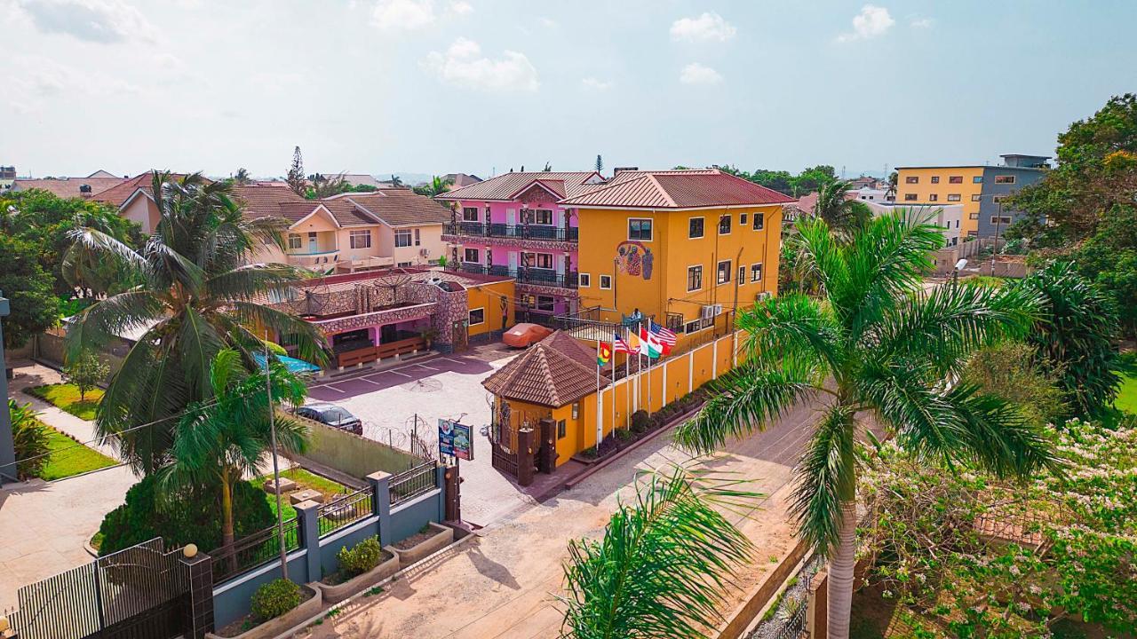 Hilton View Hotel Ogbodjo Esterno foto