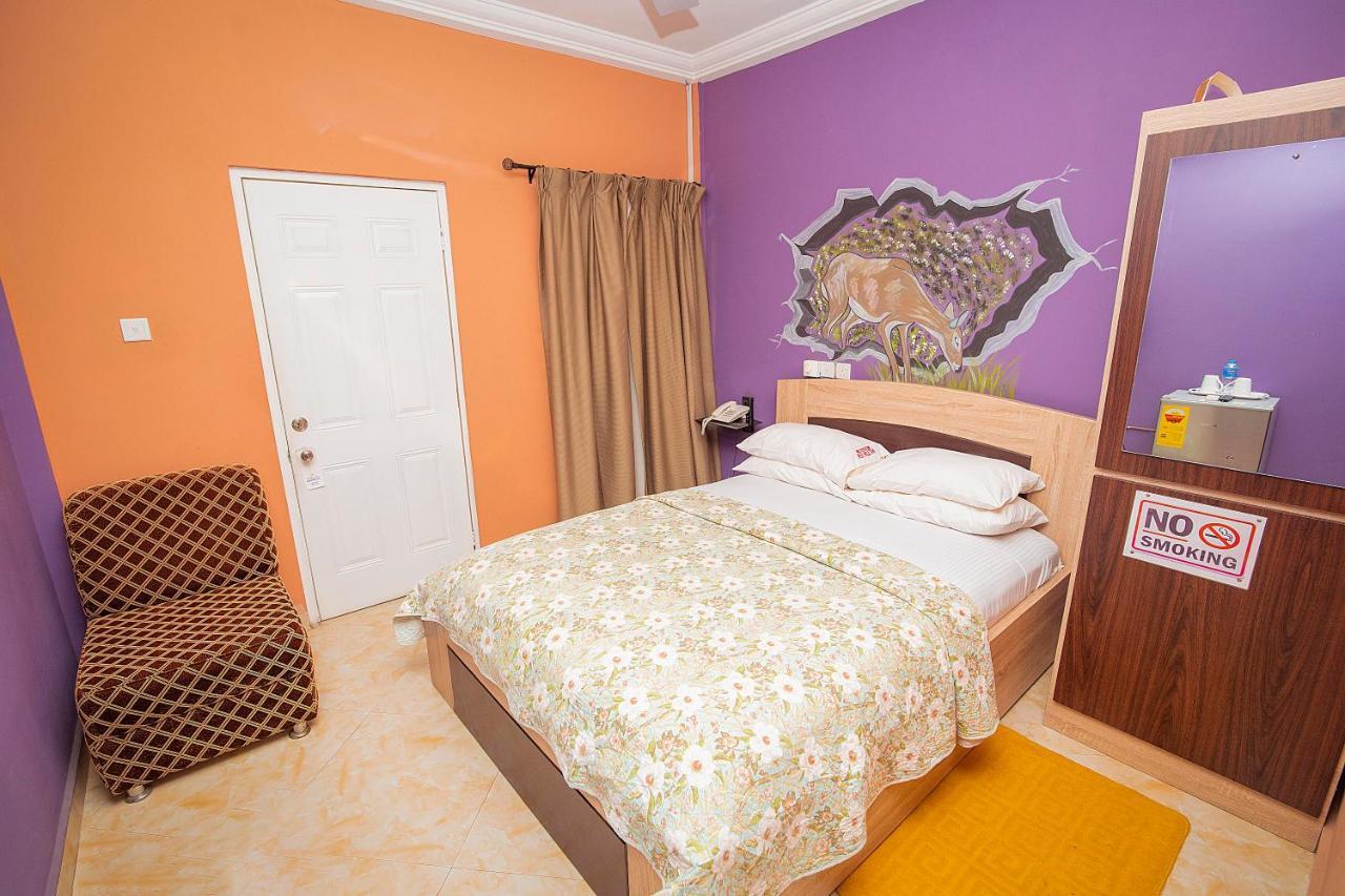 Hilton View Hotel Ogbodjo Esterno foto