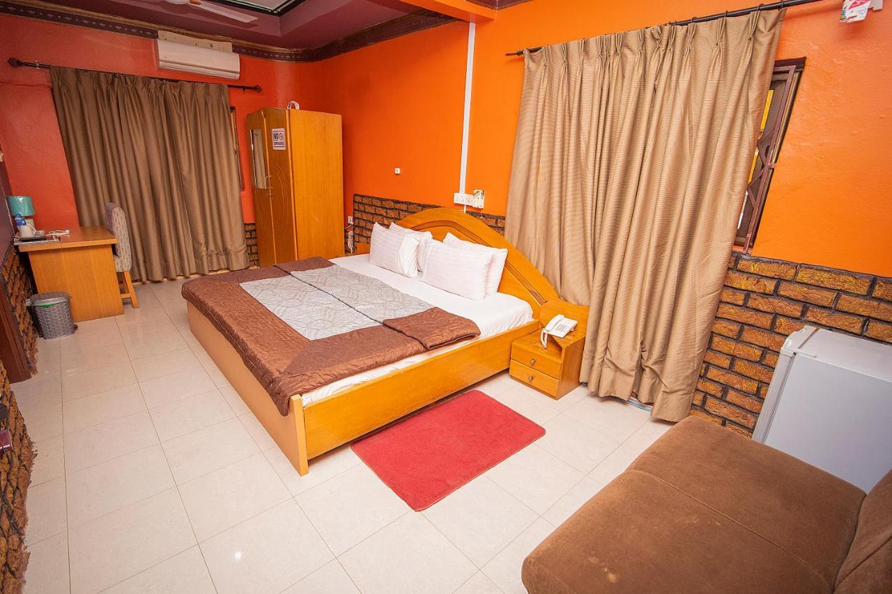 Hilton View Hotel Ogbodjo Esterno foto