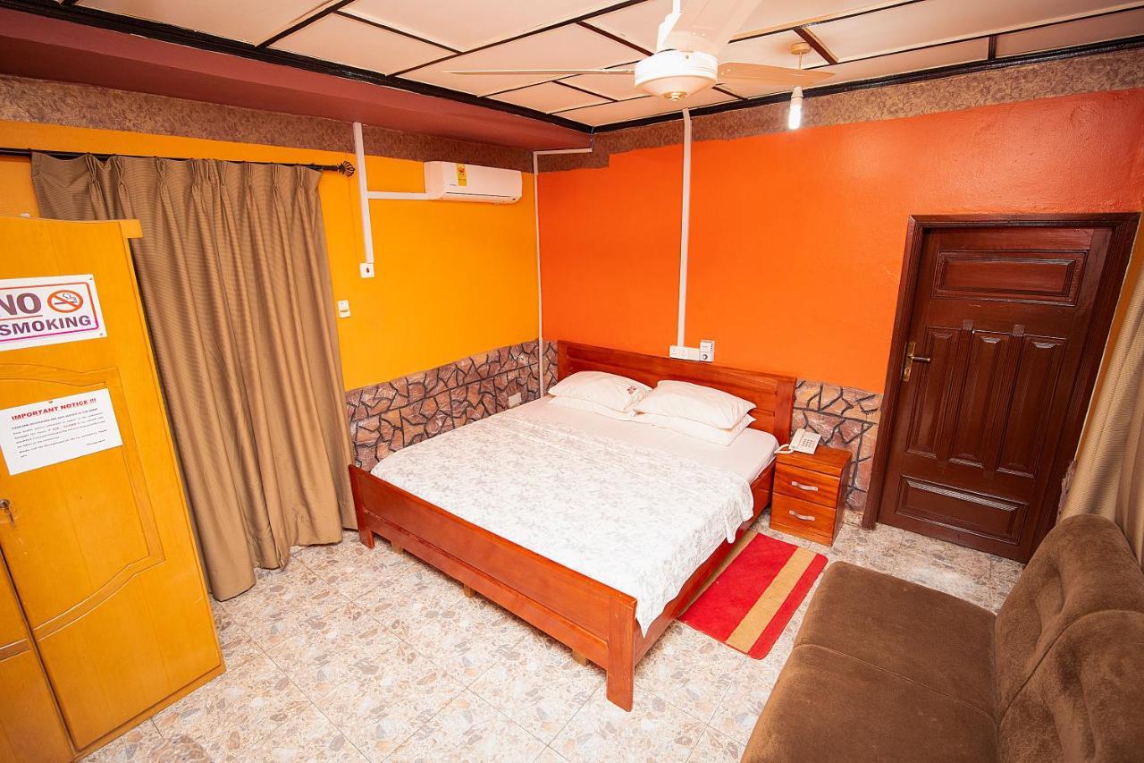 Hilton View Hotel Ogbodjo Esterno foto
