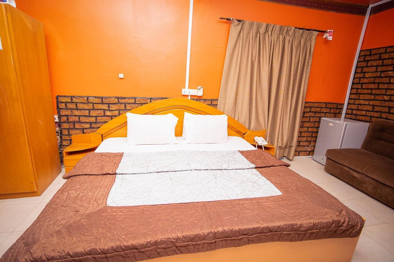 Hilton View Hotel Ogbodjo Esterno foto