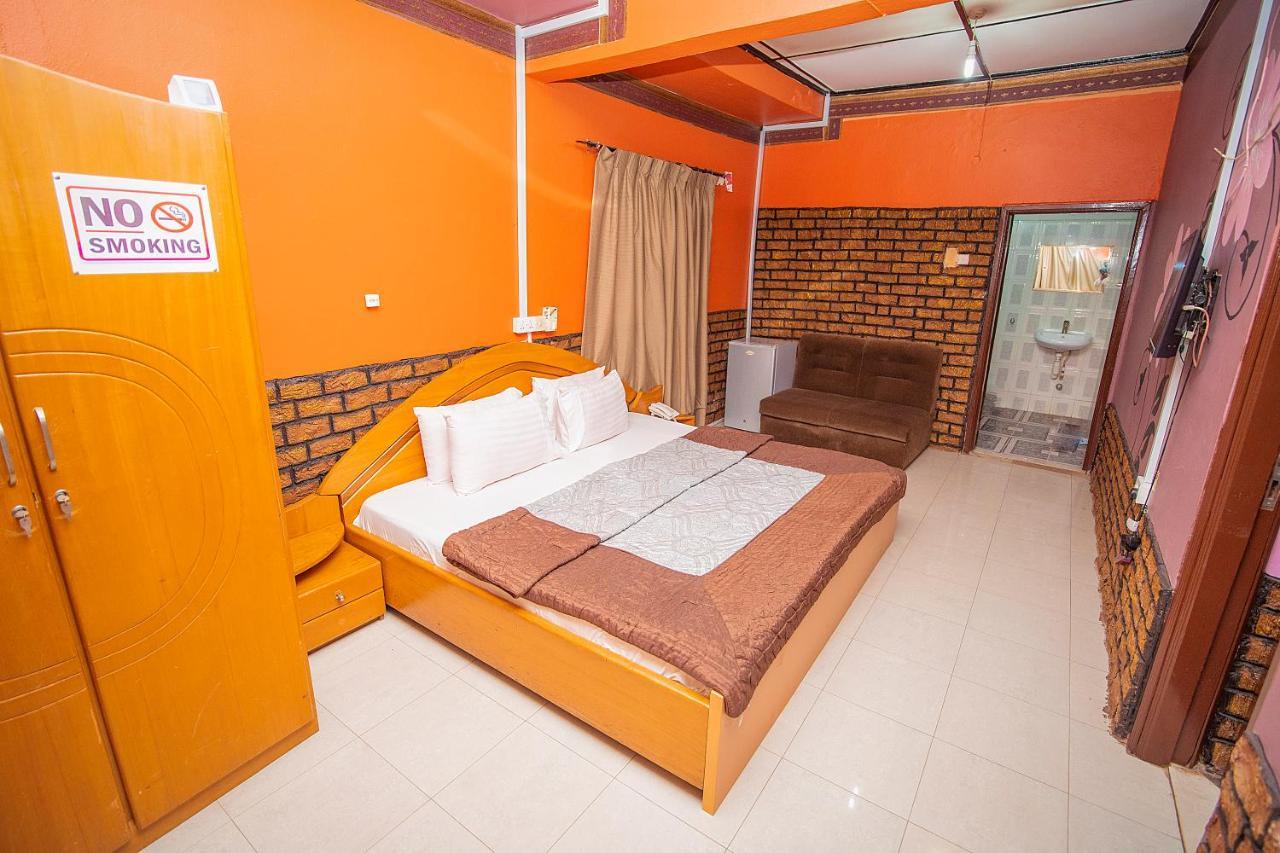 Hilton View Hotel Ogbodjo Esterno foto