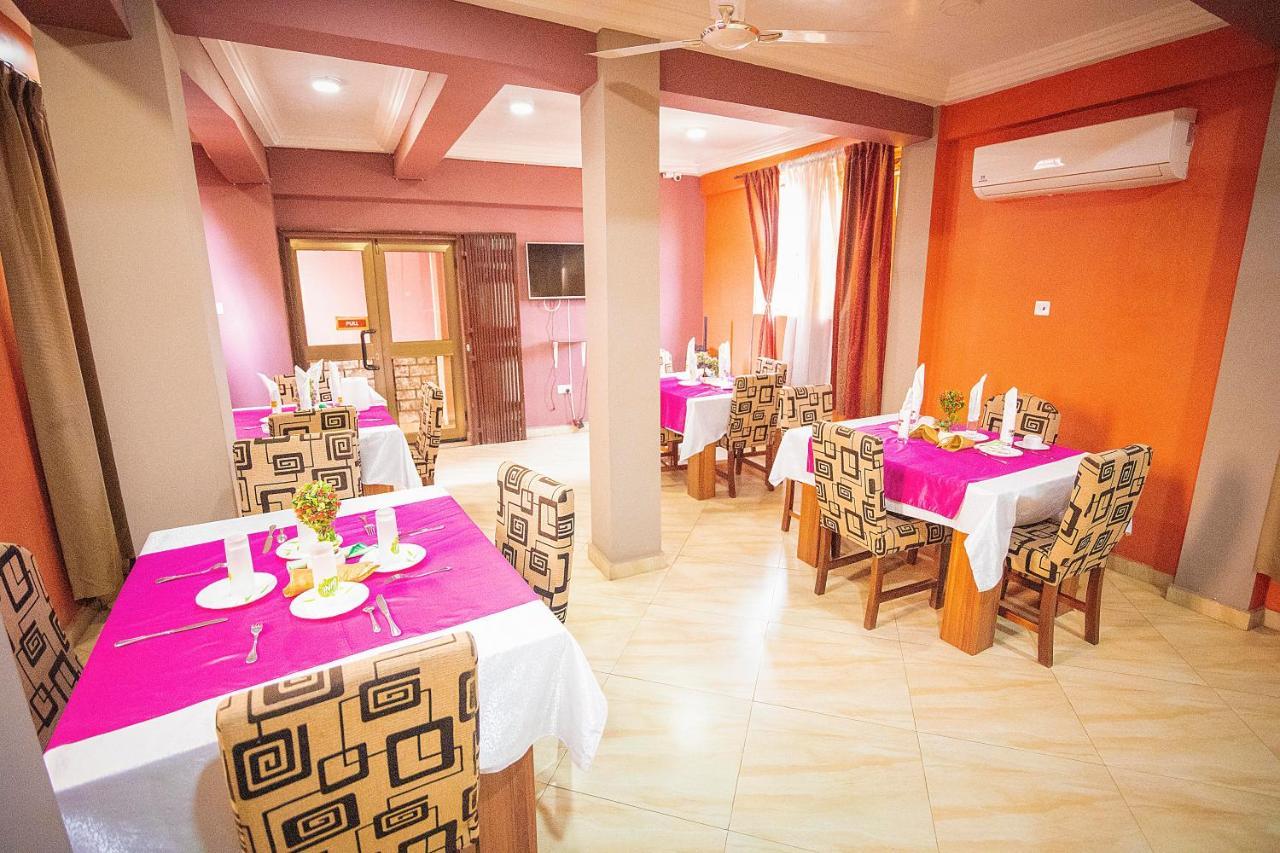 Hilton View Hotel Ogbodjo Esterno foto